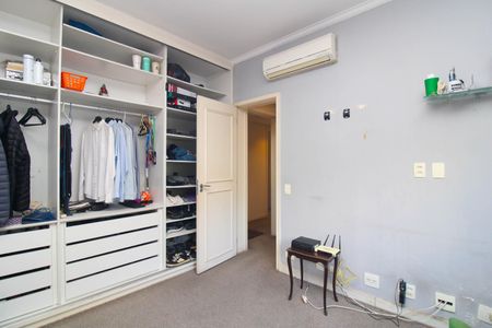 Apartamento à venda com 225m², 5 quartos e 2 vagas Apartamento à venda com 225m², 5 quartos e 2 vagasSuíte 2