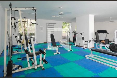 Apartamento à venda com 225m², 5 quartos e 2 vagas Apartamento à venda com 225m², 5 quartos e 2 vagasAcademia
