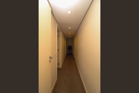 Apartamento à venda com 225m², 5 quartos e 2 vagas Apartamento à venda com 225m², 5 quartos e 2 vagasCorredor