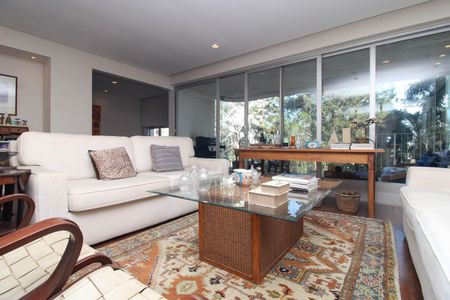 Apartamento à venda com 225m², 5 quartos e 2 vagas Apartamento à venda com 225m², 5 quartos e 2 vagasSala