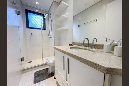 Banheiro 2 de apartamento para alugar com 3 quartos, 120m² em Auxiliadora, Porto Alegre