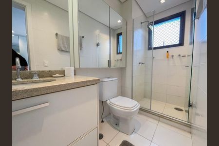 Banheiro 1 de apartamento para alugar com 3 quartos, 120m² em Auxiliadora, Porto Alegre