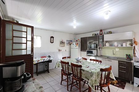 Cozinha de casa à venda com 2 quartos, 360m² em Bom Jesus, Porto Alegre