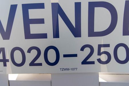 Placa TZWM-1077 de casa à venda com 3 quartos, 180m² em Jardim Japao, São Paulo