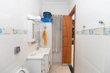 Banheiro de serviço de casa à venda com 3 quartos, 180m² em Jardim Japao, São Paulo
