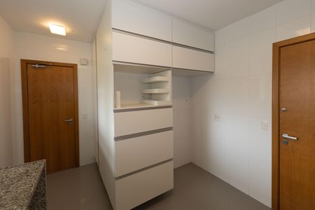Apartamento à venda com 125m², 3 quartos e 3 vagas Apartamento à venda com 125m², 3 quartos e 3 vagasCozinha