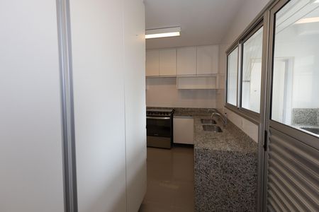 Apartamento à venda com 125m², 3 quartos e 3 vagas Apartamento à venda com 125m², 3 quartos e 3 vagasCozinha