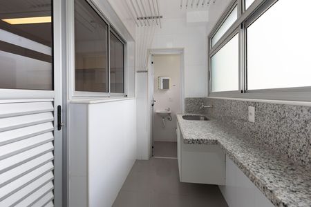 Apartamento à venda com 125m², 3 quartos e 3 vagas Apartamento à venda com 125m², 3 quartos e 3 vagasÁrea de Serviço