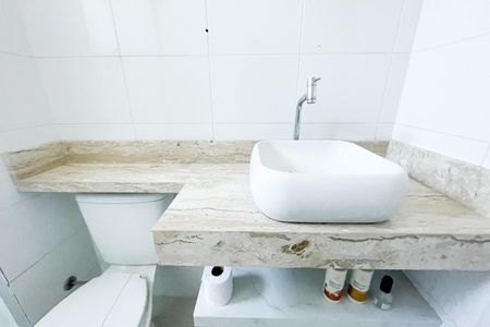 Banheiro de apartamento à venda com 2 quartos, 43m² em Parque Nações Unidas, São Paulo
