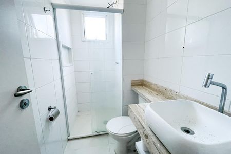 Banheiro de apartamento para alugar com 2 quartos, 43m² em Parque Nações Unidas, São Paulo