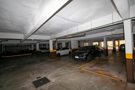 GARAGEM de apartamento para alugar com 3 quartos, 89m² em Mansões Santo Antônio, Campinas