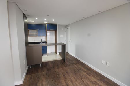 Sala / Cozinha de apartamento à venda com 2 quartos, 45m² em Conjunto Residencial José Bonifácio, São Paulo