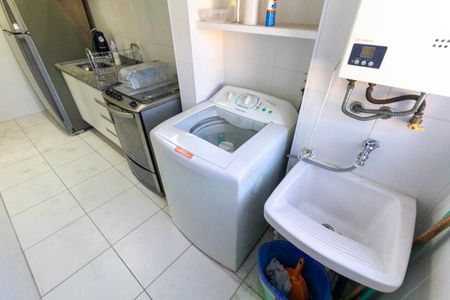 Apartamento para alugar com 68m², 2 quartos e 1 vaga Apartamento para alugar com 68m², 2 quartos e 1 vagaCozinha e Área de Serviço