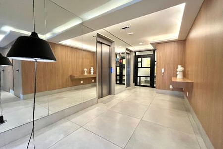 Studio à venda com 29m², 1 quarto e sem vaga Studio à venda com 29m², 1 quarto e sem vagaHall social