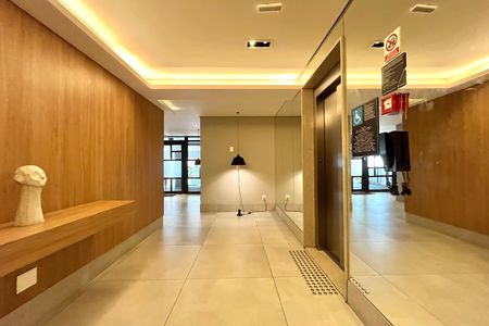 Studio à venda com 29m², 1 quarto e sem vaga Studio à venda com 29m², 1 quarto e sem vagaHall social