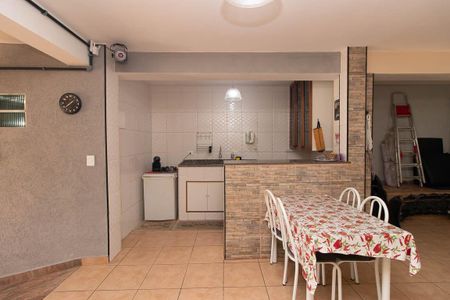 Casa à venda com 273m², 3 quartos e 5 vagasSalão de Festas