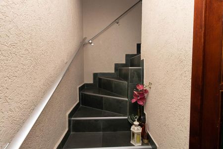 Casa à venda com 273m², 3 quartos e 5 vagasEscada para Área de serviço