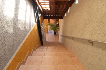 Casa à venda com 273m², 3 quartos e 5 vagasEscada da área Gourmet