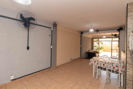 Casa à venda com 273m², 3 quartos e 5 vagasSalão de Festas