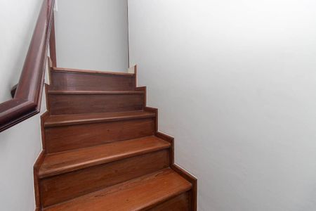 Casa à venda com 273m², 3 quartos e 5 vagasEscada