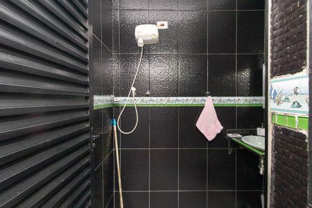 Casa à venda com 273m², 3 quartos e 5 vagasBanheiro do Salão de festas