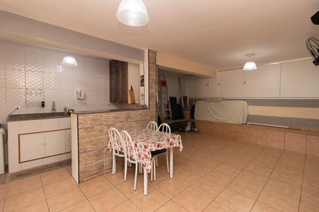 Casa à venda com 273m², 3 quartos e 5 vagasSalão de Festas
