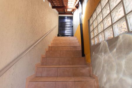 Casa à venda com 273m², 3 quartos e 5 vagasEscada da área Gourmet