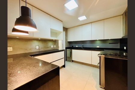 Apartamento para alugar com 110m², 2 quartos e sem vaga