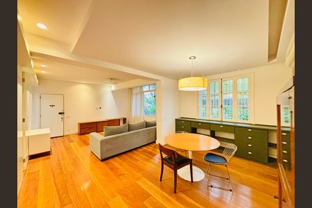 Apartamento para alugar com 110m², 2 quartos e sem vaga