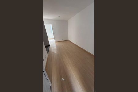 Sala de apartamento para alugar com 2 quartos, 47m² em Jardim Sao Luiz, Embu das Artes
