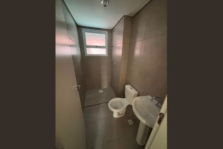 Banheiro de apartamento para alugar com 2 quartos, 47m² em Jardim Sao Luiz, Embu das Artes