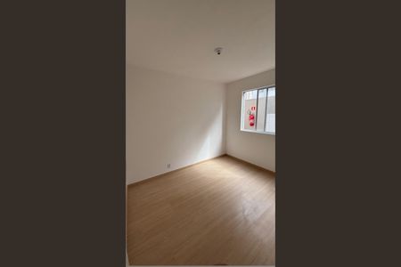 Quarto de apartamento para alugar com 2 quartos, 47m² em Jardim Sao Luiz, Embu das Artes