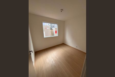 Quarto de apartamento para alugar com 2 quartos, 47m² em Jardim Sao Luiz, Embu das Artes