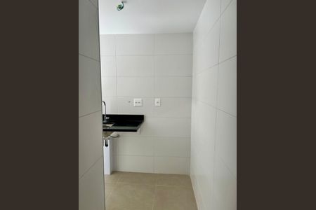 Apartamento à venda com 89m², 2 quartos e 1 vaga Apartamento à venda com 89m², 2 quartos e 1 vagaBanheiro