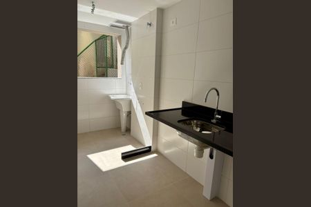 Apartamento à venda com 89m², 2 quartos e 1 vaga Apartamento à venda com 89m², 2 quartos e 1 vagaBanheiro