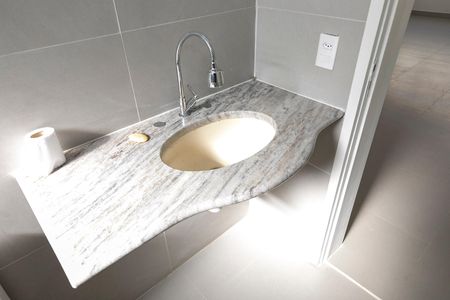 BANHEIRO de kitnet/studio para alugar com 1 quarto, 52m² em Centro, Campinas