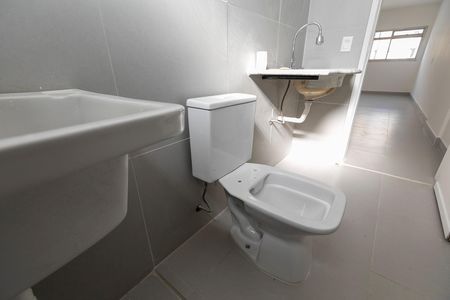 BANHEIRO de kitnet/studio para alugar com 1 quarto, 52m² em Centro, Campinas