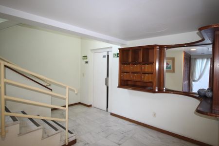 Apartamento para alugar com 120m², 3 quartos e 2 vagasHall social