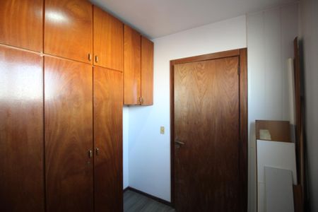 Quarto de Serviço de apartamento para alugar com 3 quartos, 120m² em Petrópolis, Porto Alegre