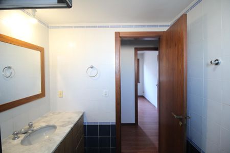 Apartamento para alugar com 120m², 3 quartos e 2 vagasBanheiro