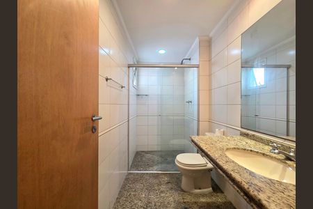 Banheiro de apartamento para alugar com 1 quarto, 45m² em Vila Nova Conceição, São Paulo