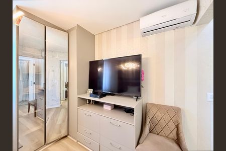 Apartamento à venda com 87m², 2 quartos e 2 vagas Apartamento à venda com 87m², 2 quartos e 2 vagasSuíte