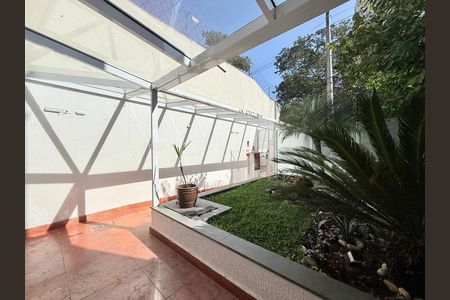Apartamento à venda com 87m², 2 quartos e 2 vagas Apartamento à venda com 87m², 2 quartos e 2 vagasEntrada