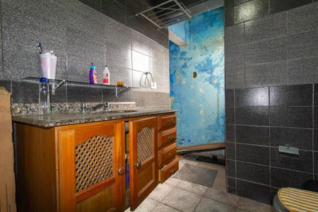 Casa para alugar com 54m², 3 quartos e 2 vagasBanheiro 1