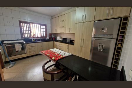 Casa à venda com 450m², 4 quartos e 6 vagas