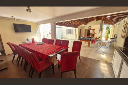 Casa à venda com 4 quartos, 450m² em Vila Augusta, Guarulhos