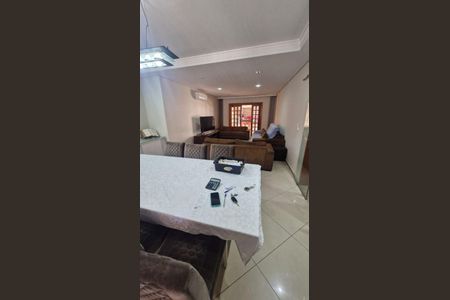 Casa à venda com 4 quartos, 450m² em Vila Augusta, Guarulhos