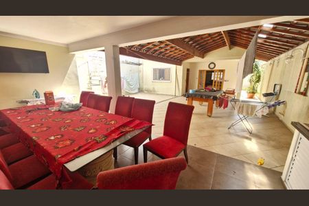 Casa à venda com 450m², 4 quartos e 6 vagas