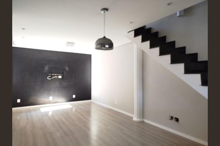 Casa para alugar com 4 quartos, 200m² em Vila Carrão, São Paulo