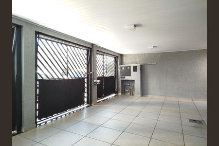 Garagem de casa para alugar com 4 quartos, 200m² em Vila Carrão, São Paulo